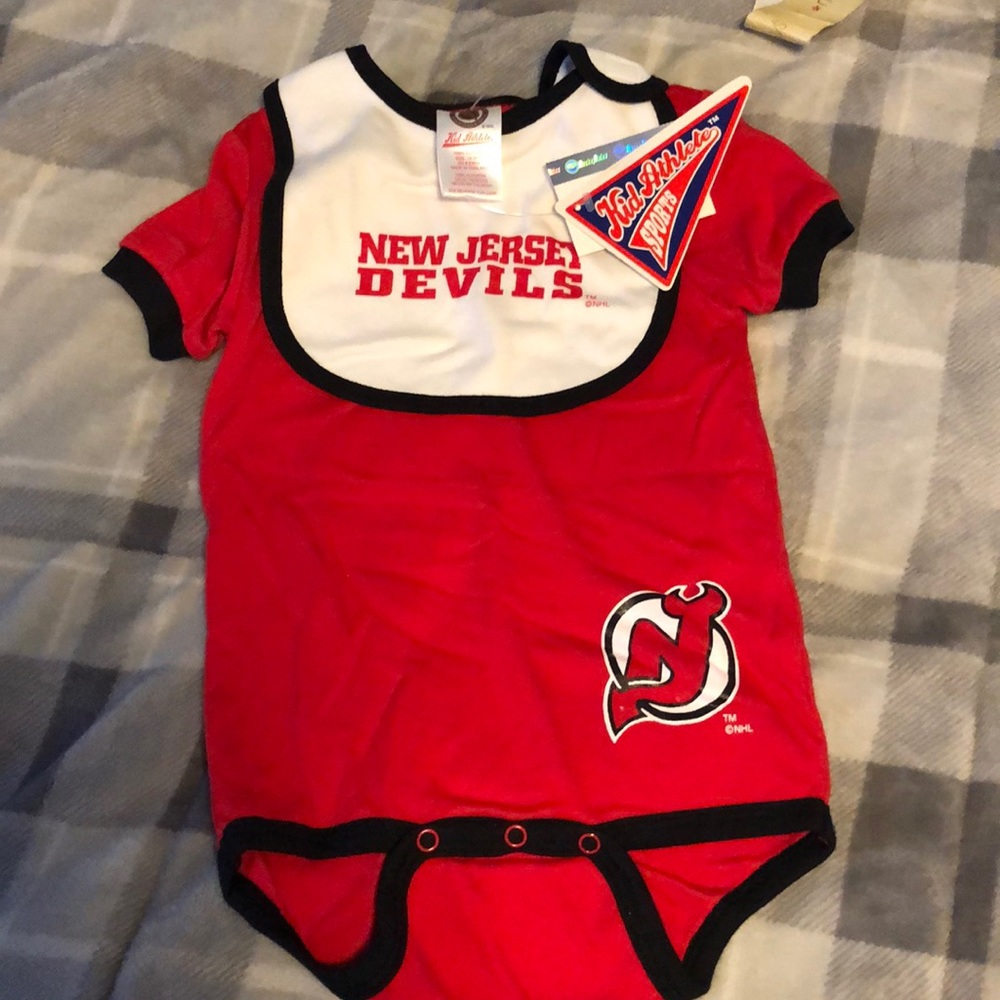 New Jersey Devils onesie and bib - NWT 18 months